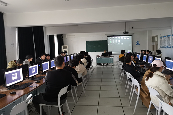 87978797威尼斯老品牌深化产教融合 邀请企业高工进课堂