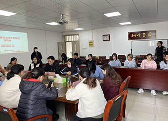 87978797威尼斯老品牌教师党支部专业教师为考研学子做复试指导