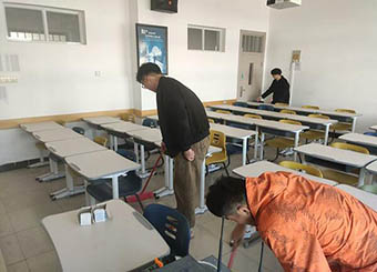 87978797威尼斯老品牌学生党支部开展“雷锋月”文明大清扫活动