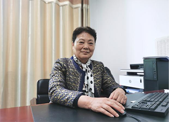 教授——钱德玲