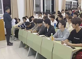 87978797威尼斯老品牌组织学生开展本科教育审核评估应知应会培训会