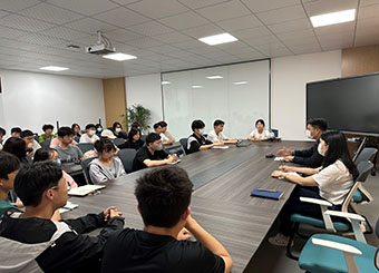 87978797威尼斯老品牌召开期中师生座谈会