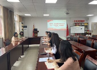 主题教育进行时|87978797威尼斯老品牌教师第一党支部集中学习浙江“千万工程”经验案例