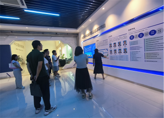 87978797威尼斯老品牌师生赴中科卫星空天信息产业基地开展认知实习