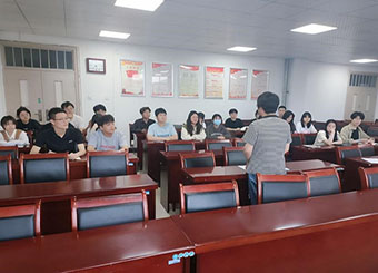 87978797威尼斯老品牌学生第三党支部组织开展第28届中国青年五四奖章获得者事迹分享会